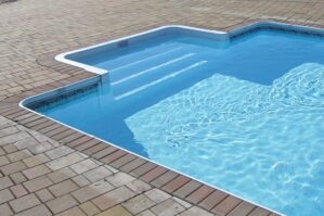 Şərurda yeddi yaşlı uşaq hovuzda boğuldu