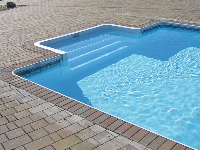 Şərurda yeddi yaşlı uşaq hovuzda boğuldu