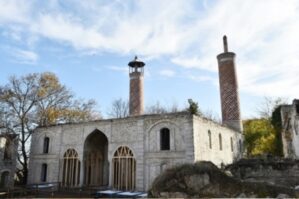 Prezident Aşağı Gövhər Ağa məscidinin açılışında - FOTO