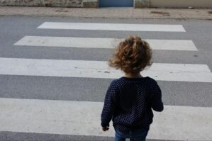 Bakıda ana və azyaşlı oğlunu maşın vurdu: ölən var