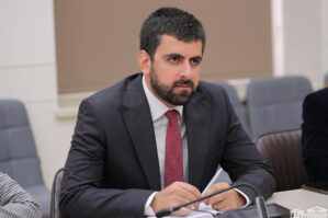 Xandanyan yunan səfiri ilə Türkiyə münasibətlərini müzakirə etdi