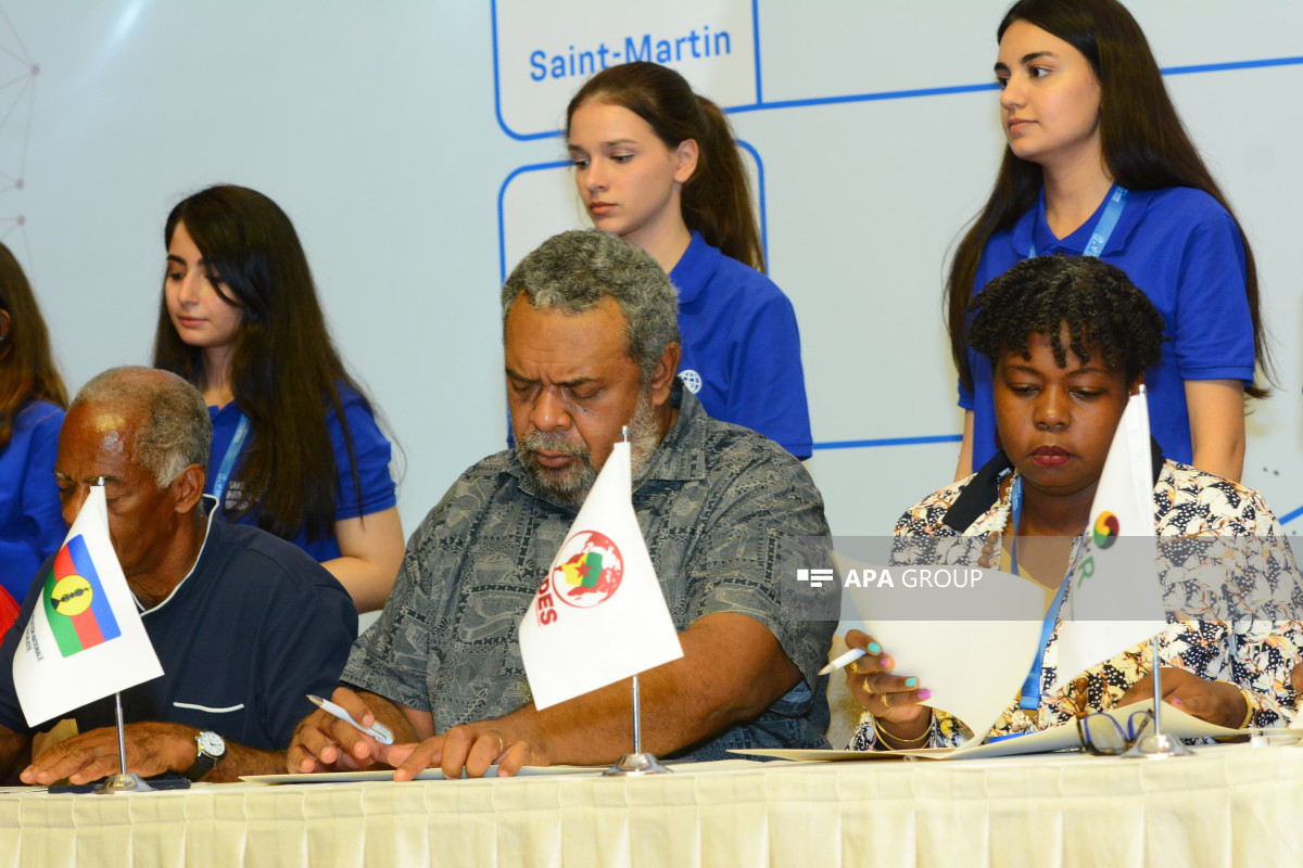 Fransa bizi siyasi məhbus qismində saxlayır - Yeni Kaledoniya rəsmisi