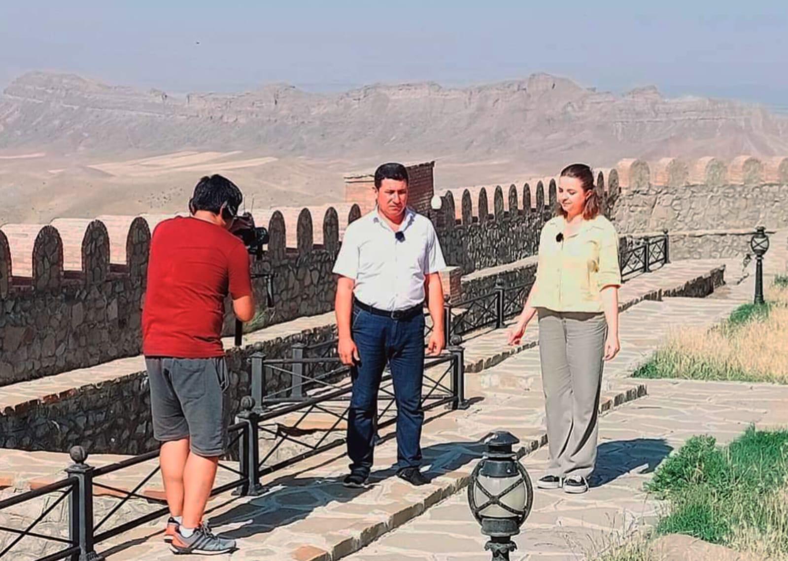 Dünyaca məşhur telekanal Naxçıvanla bağlı videoçarx hazırlayır - FOTOLAR 5 Dünyaca məşhur telekanal Naxçıvanla bağlı videoçarx hazırlayır - FOTOLAR