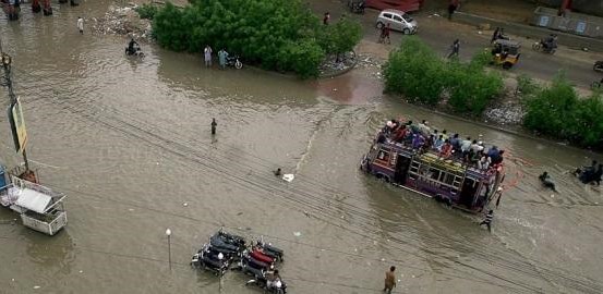 Pakistanda daşqın və torpaq sürüşməsi: ölənlərin sayı 351-ə çatdı - VİDEO