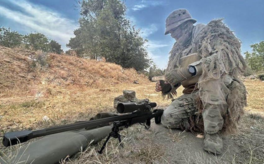 Snayperlər "düşmən" hədəflərini belə məhv etdi - VİDEO