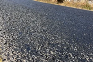 Bodrumda +45 dərəcə: asfalt əridi - FOTO