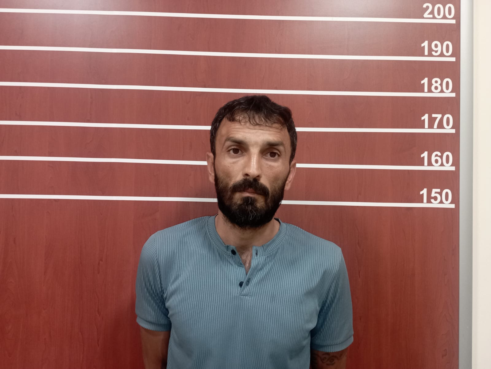 Elektrik dirəklərini oğurladı, tutuldu - FOTOLAR