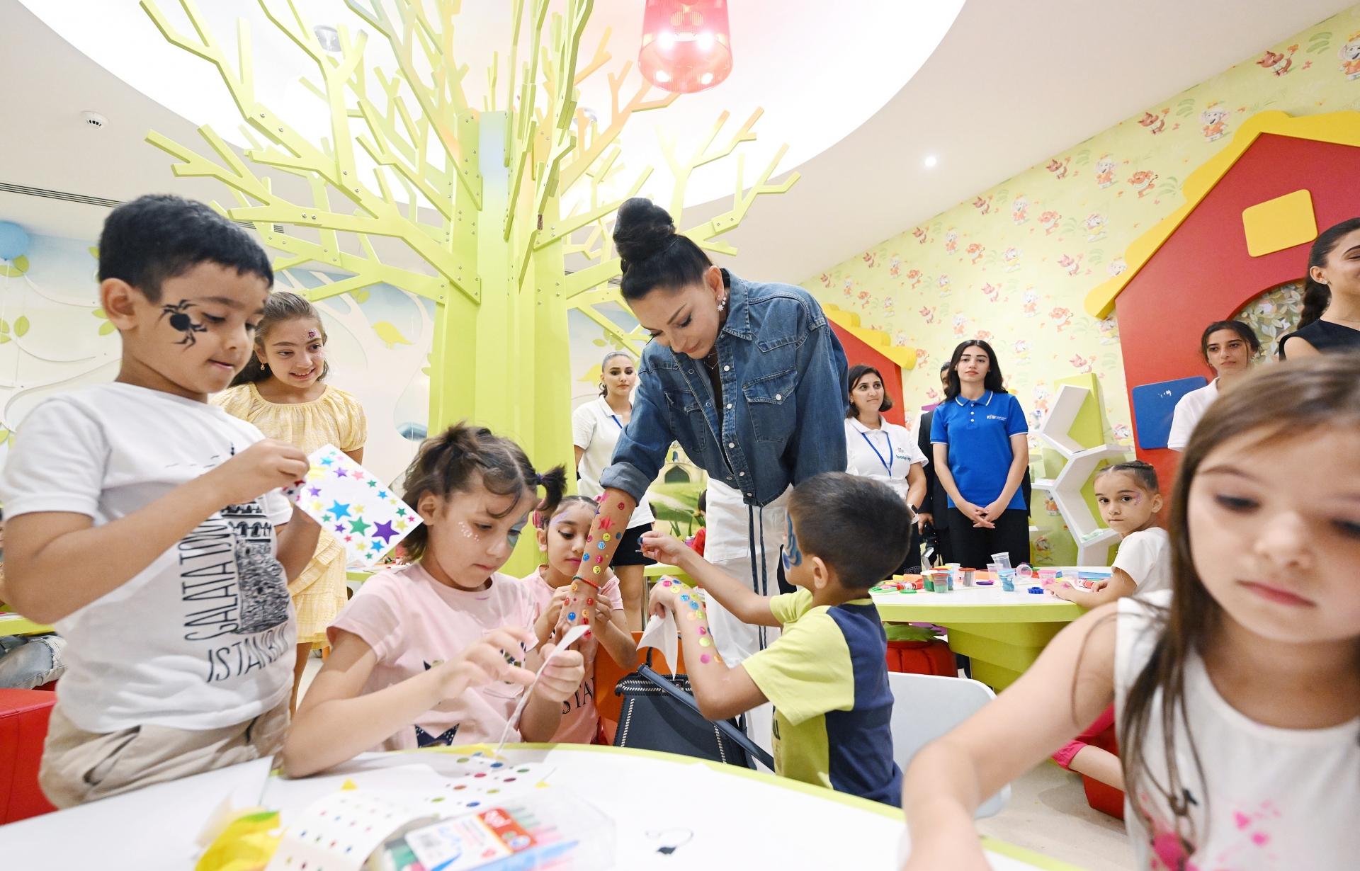 Mehriban Əliyeva Heydər Əliyev Fondunun uşaqlar üçün təşkil etdiyi şənlikdə iştirak edib