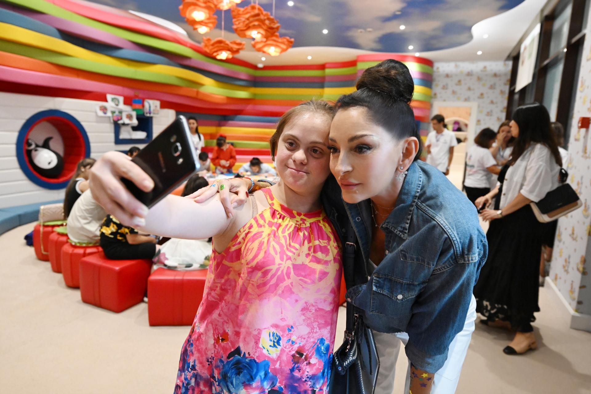 Mehriban Əliyeva Heydər Əliyev Fondunun uşaqlar üçün təşkil etdiyi şənlikdə iştirak edib