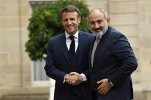 Makronun Bakı ilə bağlı sözləri erməniləri təşvişə saldı: Paşinyana Qarabağ tapşırığı