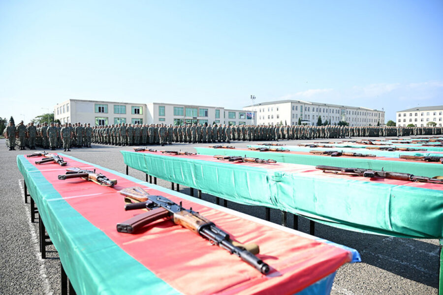 Ordumuzun gənc əsgərləri and içdi - VİDEO 1 Ordumuzun gənc əsgərləri and içdi - VİDEO