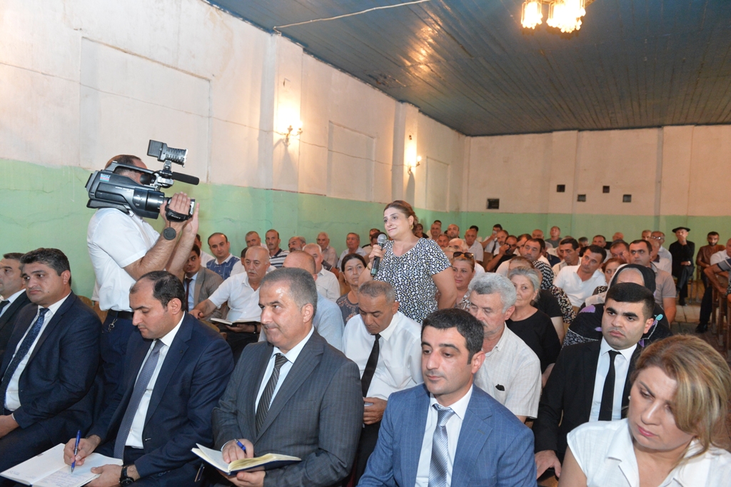 Qəsəbə sakinləri Taleh Qaraşovun səyyar görüşündən razı qaldılar - FOTOLAR