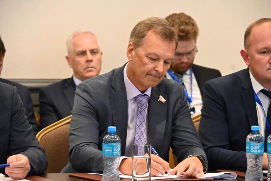 Fazil Mustafa Leonid Anfimovun başçılıq etdiyi nümayəndə heyəti ilə görüşdü - FOTOLAR