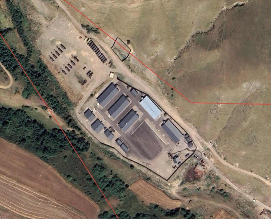 Şərti sərhəddə yeni hərbi hissə - Qərb Ermənistana növbəti silah partiyası çatdırdı - FOTO/ VİDEO