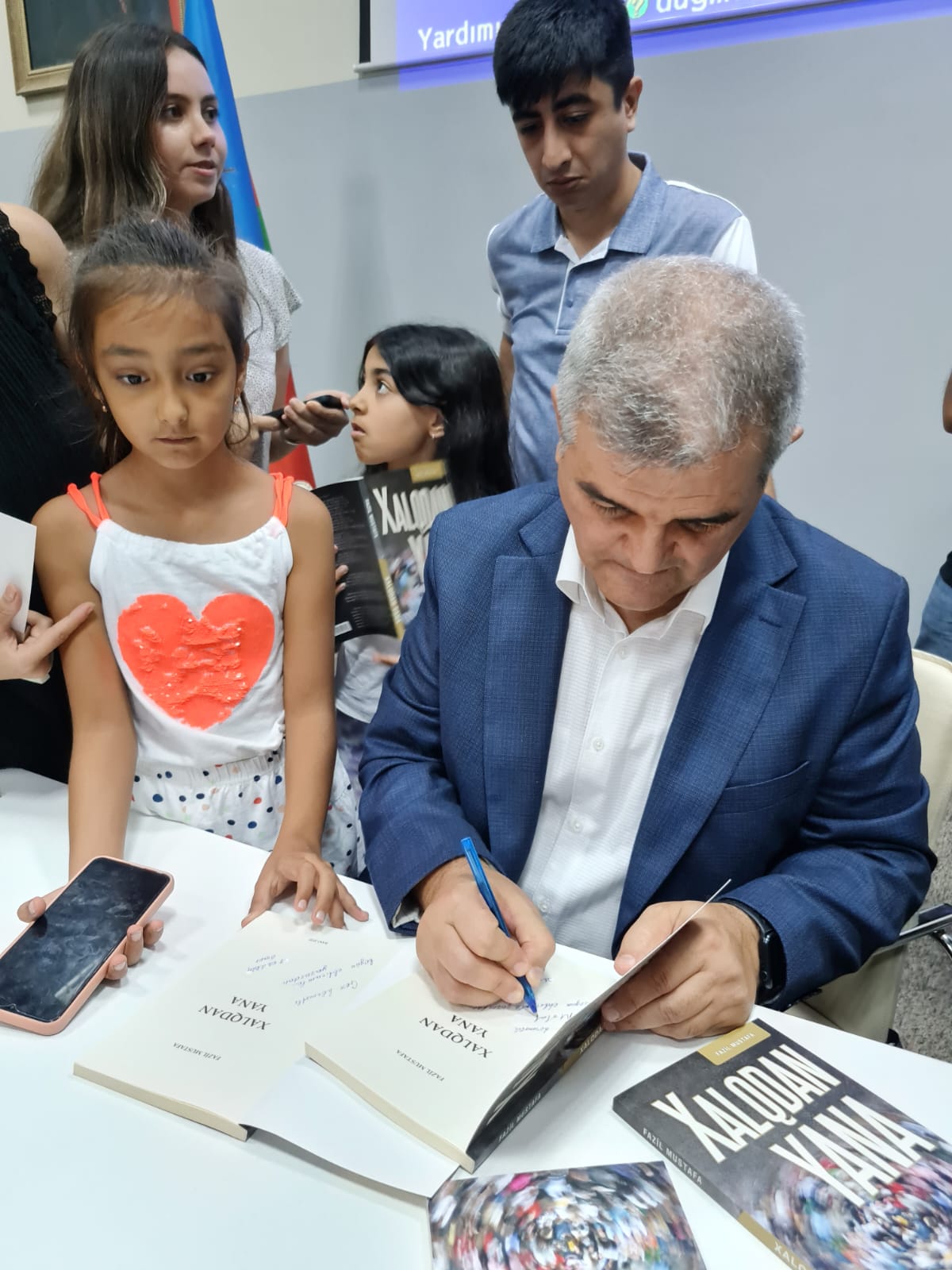 Fazil Mustafadan onuncu möhtəşəm görüş - FOTOLAR