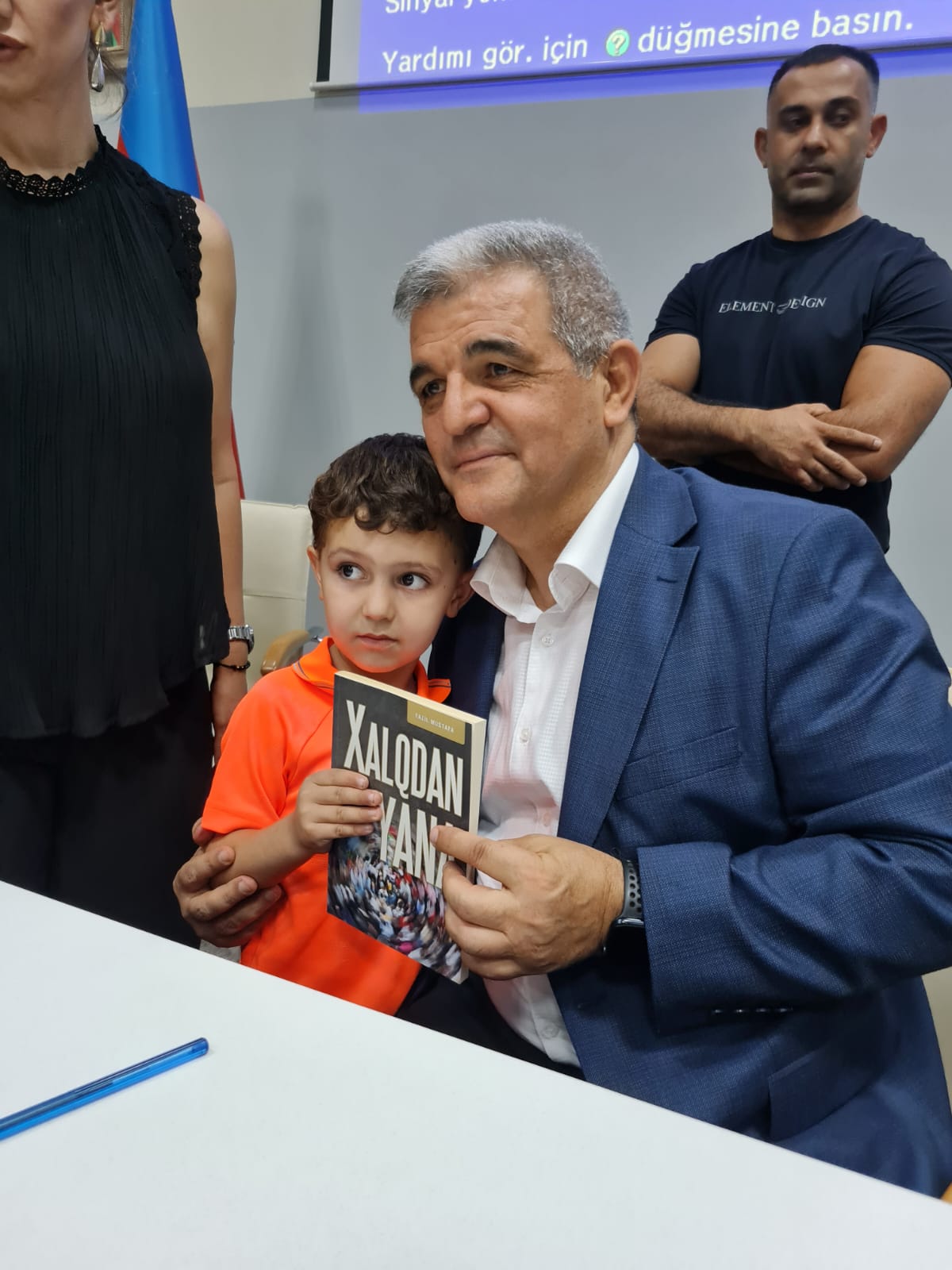 Fazil Mustafadan onuncu möhtəşəm görüş - FOTOLAR