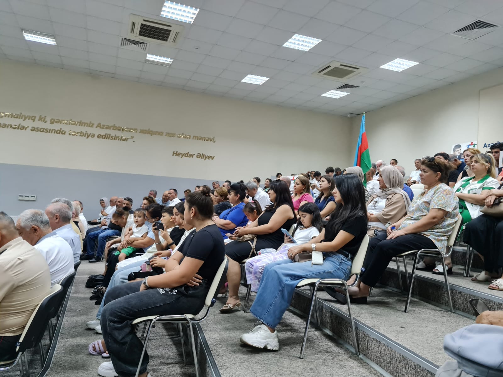 Fazil Mustafadan onuncu möhtəşəm görüş - FOTOLAR