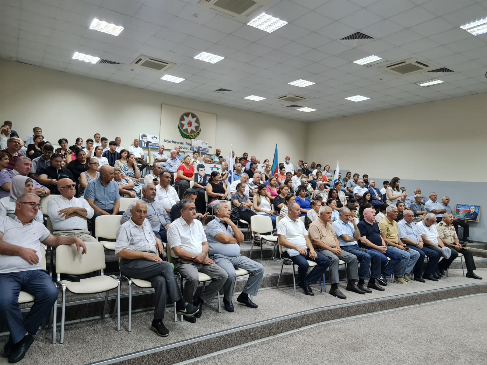 Fazil Mustafadan onuncu möhtəşəm görüş - FOTOLAR