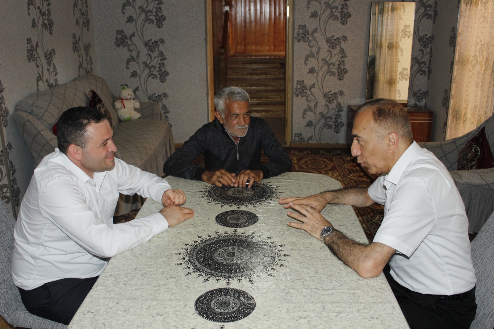 Nizami Səfərov şəhid ailələrini ziyarət etdi - FOTOLAR