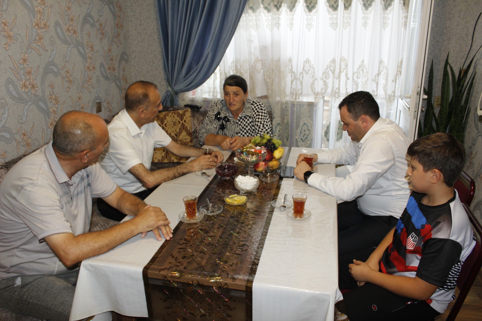 Nizami Səfərov şəhid ailələrini ziyarət etdi - FOTOLAR