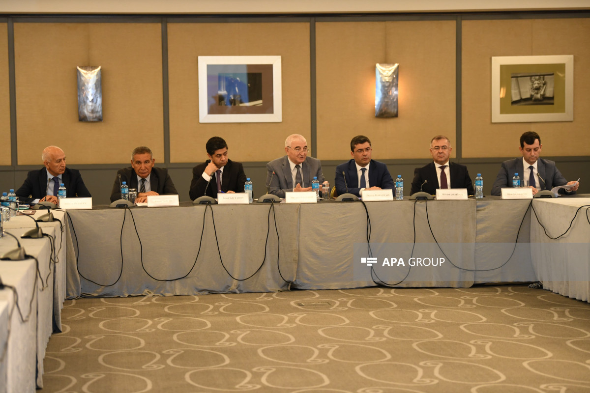 Media subyektlərinin seçkilərdə fəaliyyəti müzakirə olundu - FOTOLAR