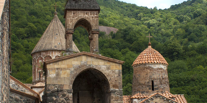 Vatikan Qarabağdakı kilsədən yazdı, ermənilər dəli oldu
