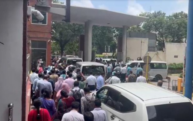 Banqladeş rəsmiləri iş yerlərini tərk edirlər - Səbəb