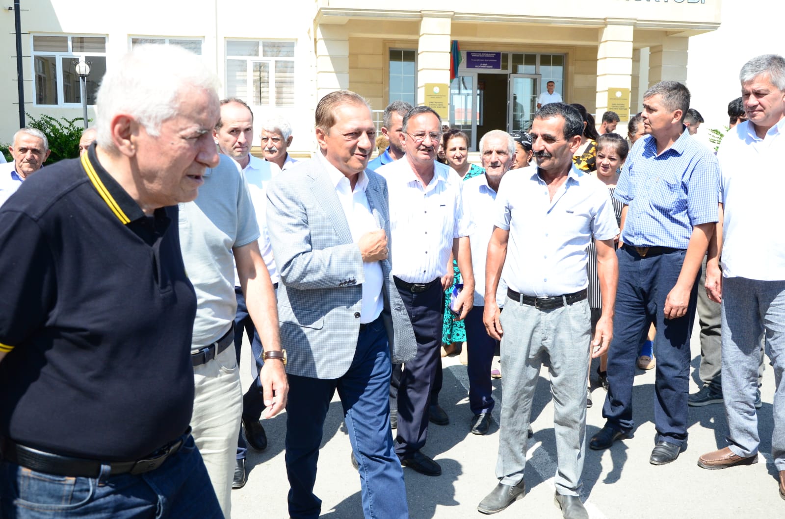 Cavanşir Feyziyev seçicilərlə növbəti görüşünü keçirdi - FOTOLAR