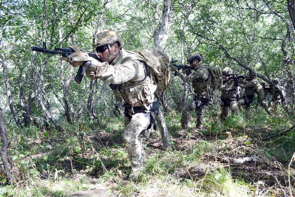 Dəniz piyadalarımızın təlimindən VİDEO 1 Dəniz piyadalarımızın təlimindən VİDEO