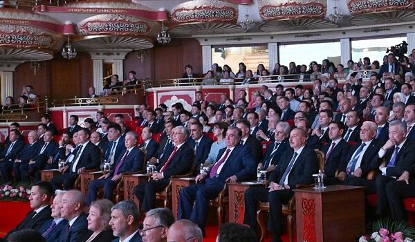 İlham Əliyev Astanada konsertdə - FOTO