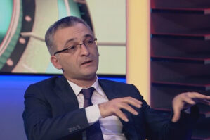 Nazir onu işdən çıxardı