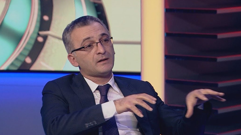 Nazir onu işdən çıxardı