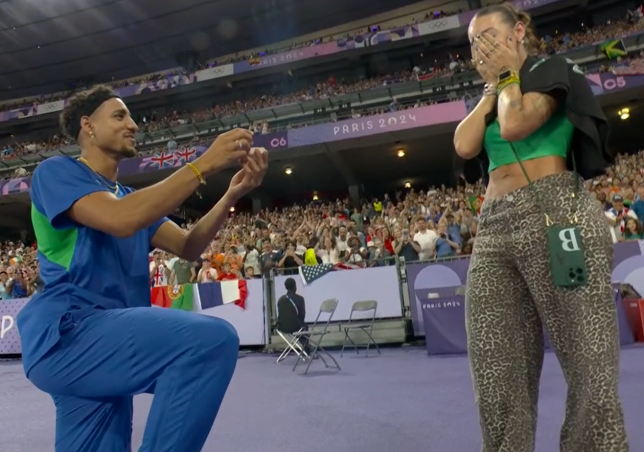 Paris-2024: sevgilisinə evlilik təklif etdi