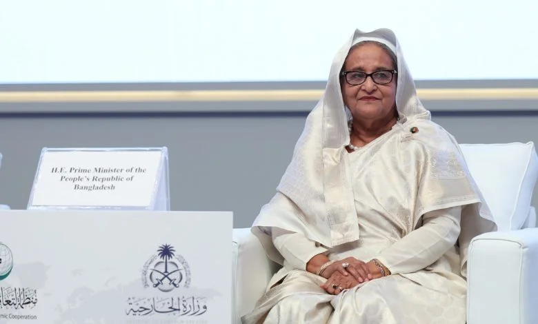 Şeyx Hasina ölkədən belə qaçdı: müvəqqəti hökumət... - VİDEO