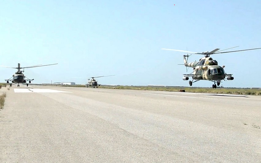 Helikopterlərimiz "düşmən" hədəflərini məhv etdi - VİDEO 1 hq 0