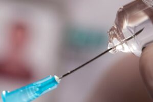 4 yaşlı uşağa evdə iynə vuruldu, öldü - Təfərrüat