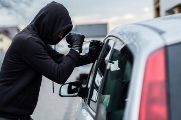 Suraxanıda maşın qaçıran yeniyetmələr saxlanıldı