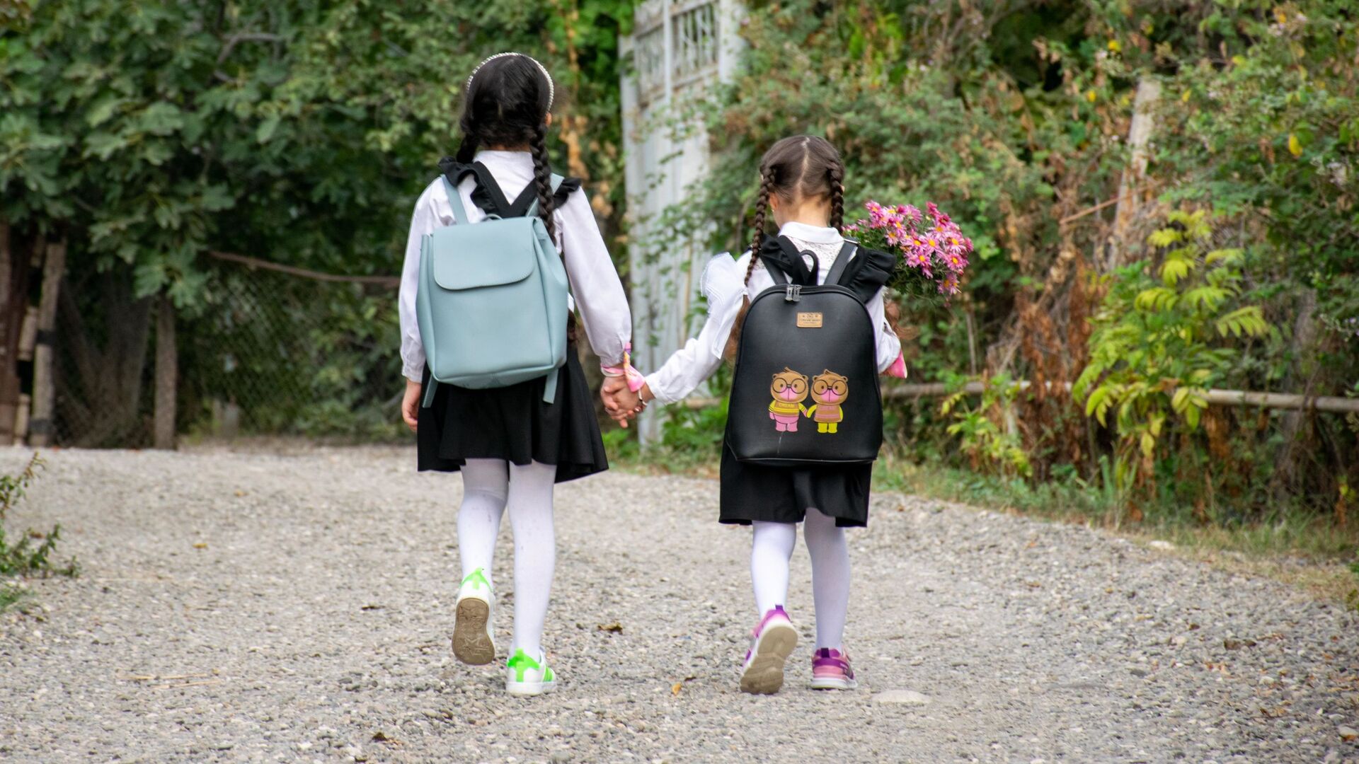 Bu ailələrin övladlarının məktəb xərcinə dəstək göstərilə bilər - AÇIQLAMA