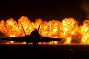 Ukrayna qırıcıları Rusiyada körpünü belə bombaladı - VİDEO