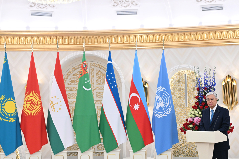 Prezident Şavkat Mirziyoyevin təltif olunması mərasimində - FOTOLAR