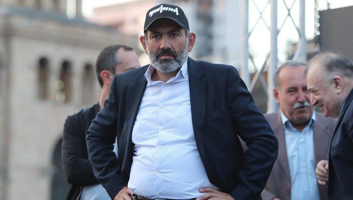 Paşinyanın başına alma atan şəxs saxlanıldı