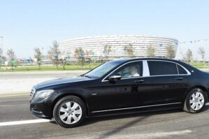 Prezidentlər Bakı gəzintisində: maşını Əliyev sürür - VİDEO