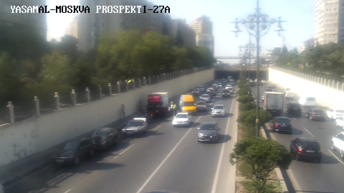 Yasamalda yük maşını yandı: tıxac yarandı - FOTOLAR