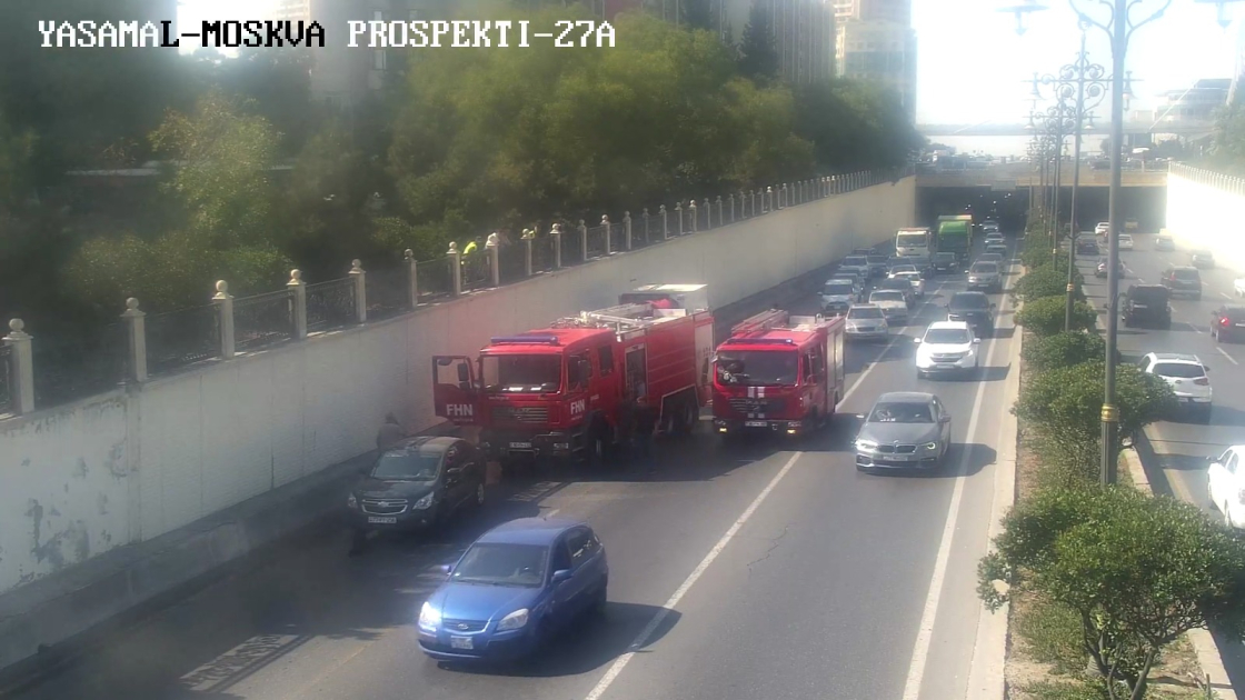 Yasamalda yük maşını yandı: tıxac yarandı - FOTOLAR