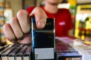 Azyaşlılara tütün satan şəxslər cərimələndi - FOTOLAR