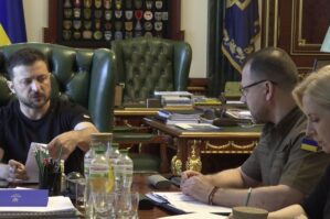 Zelenski Kurskla bağlı iclas keçirdi - VİDEO