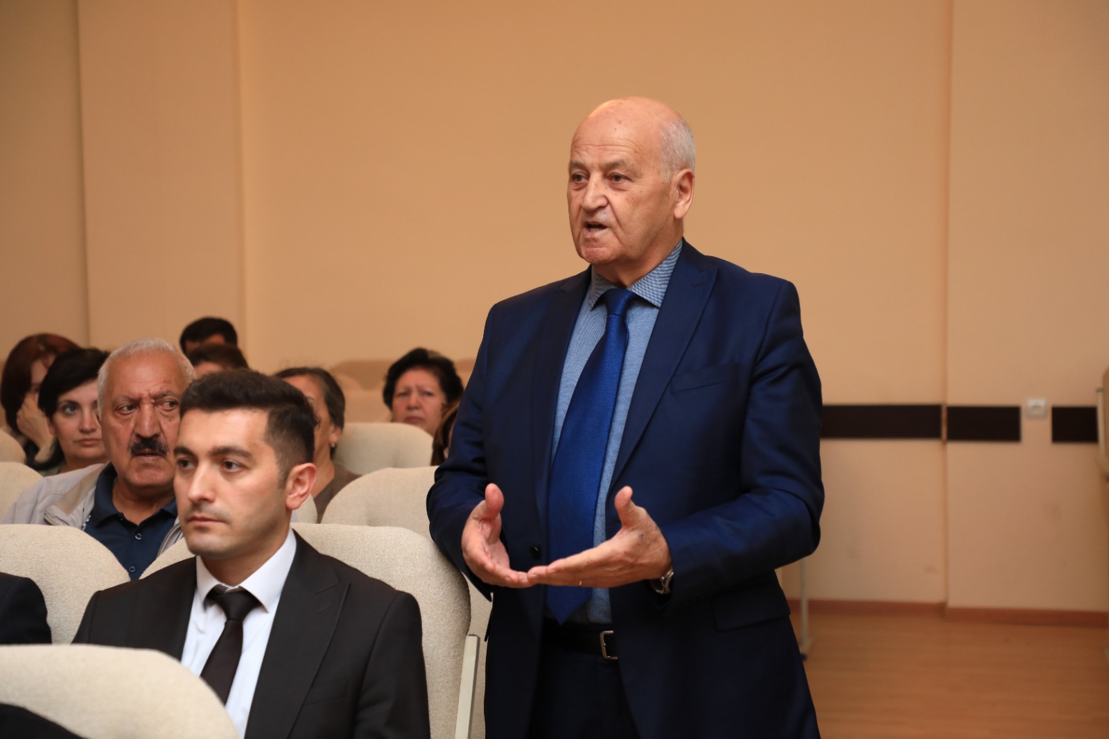 Niyazi Bayramov növbəti dəfə sakinlərlə görüşdü - FOTOLAR