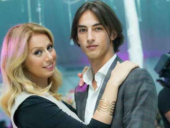 Roza Zərgərlinin oğlunun sevgilisi ilə görüntüsü yayıldı - FOTO