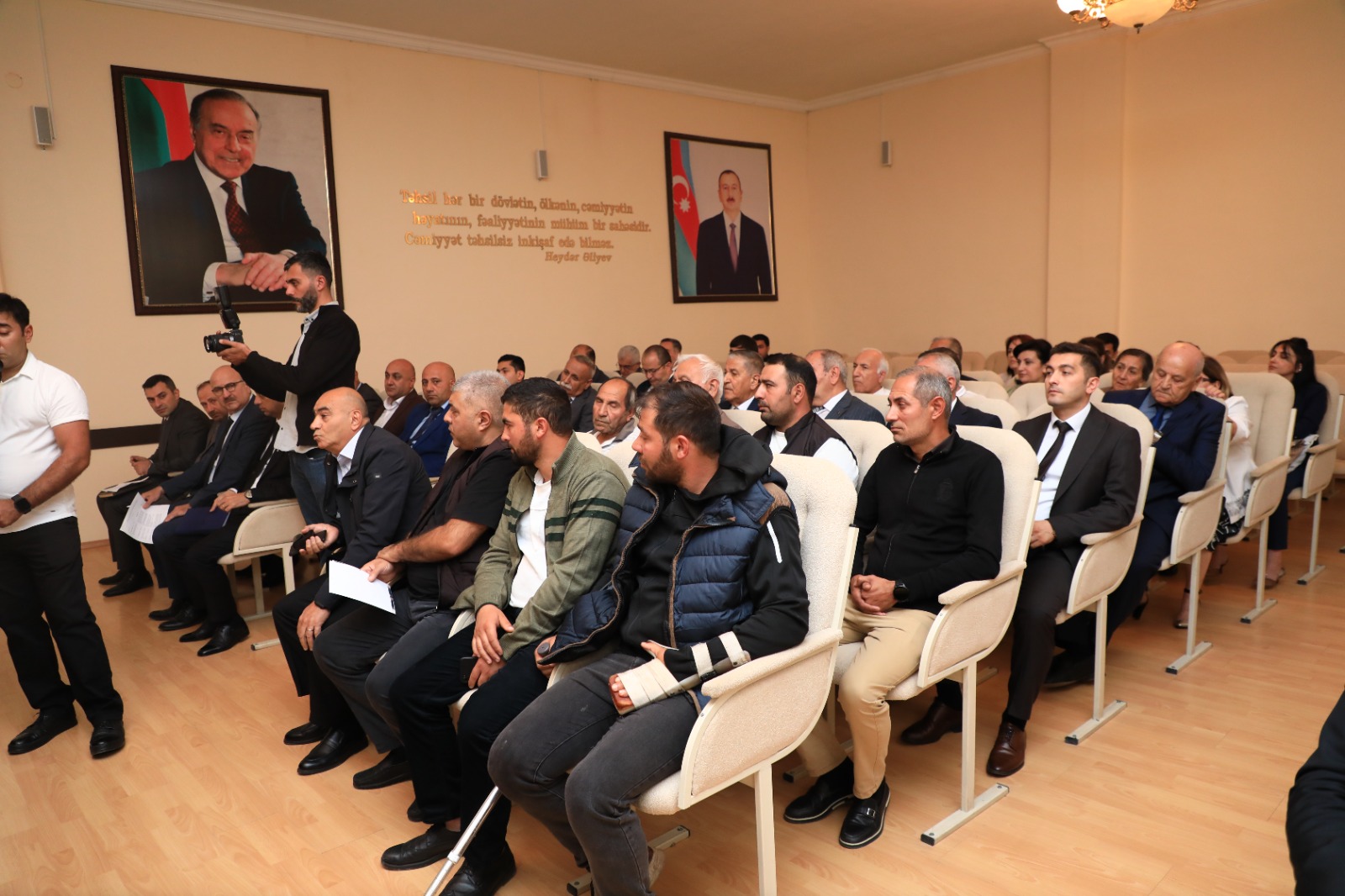 Niyazi Bayramov növbəti dəfə sakinlərlə görüşdü - FOTOLAR