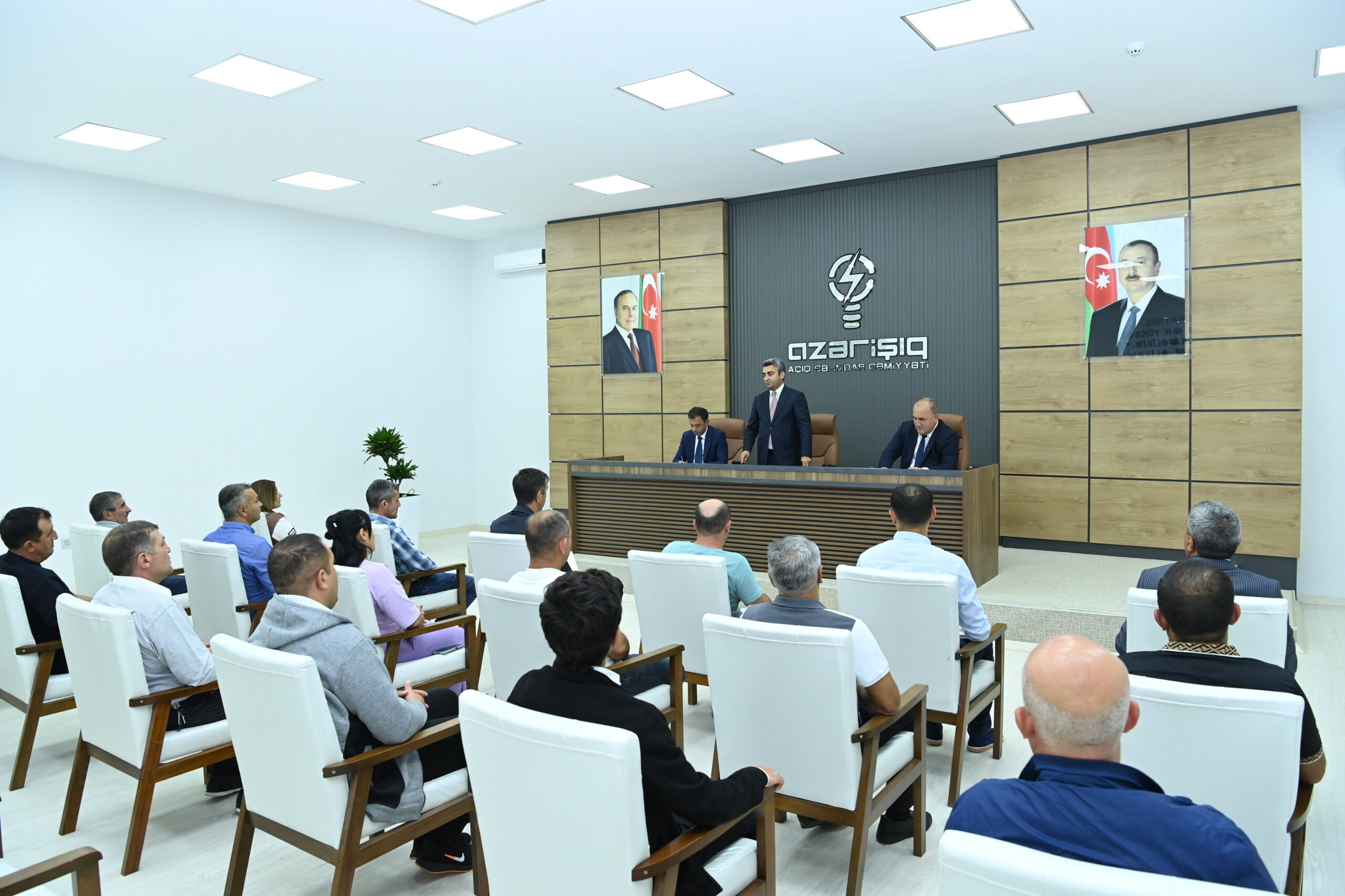 “Azərişıq” Füzulidə sahibkarlarla görüş keçirdi - FOTOLAR